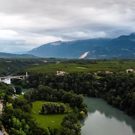 Penzion La Vallee Des Noyers 3*