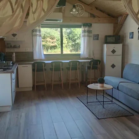 Πανσιόν La Vallee Des Noyers 3*
