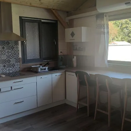 La Vallee Des Noyers 3*
