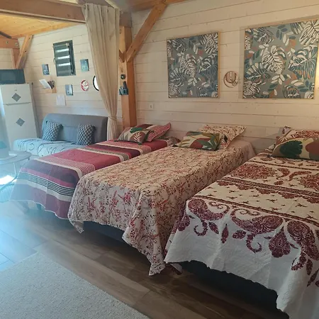 La Vallee Des Noyers 3*