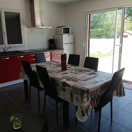 Πανσιόν La Vallee Des Noyers