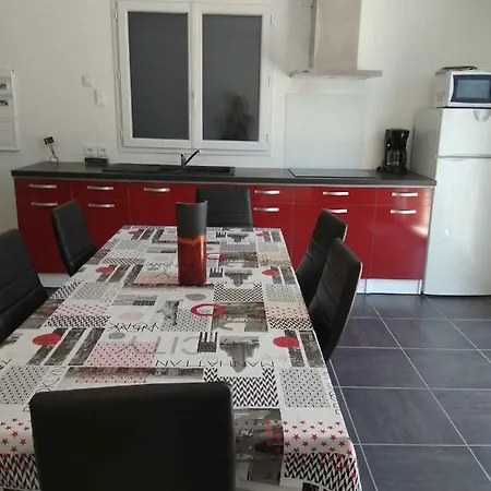 La Vallee Des Noyers 3*