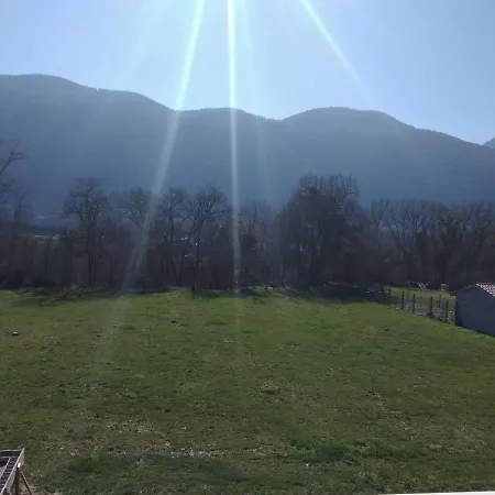 La Vallee Des Noyers Πανσιόν Beaulieu (Isere)